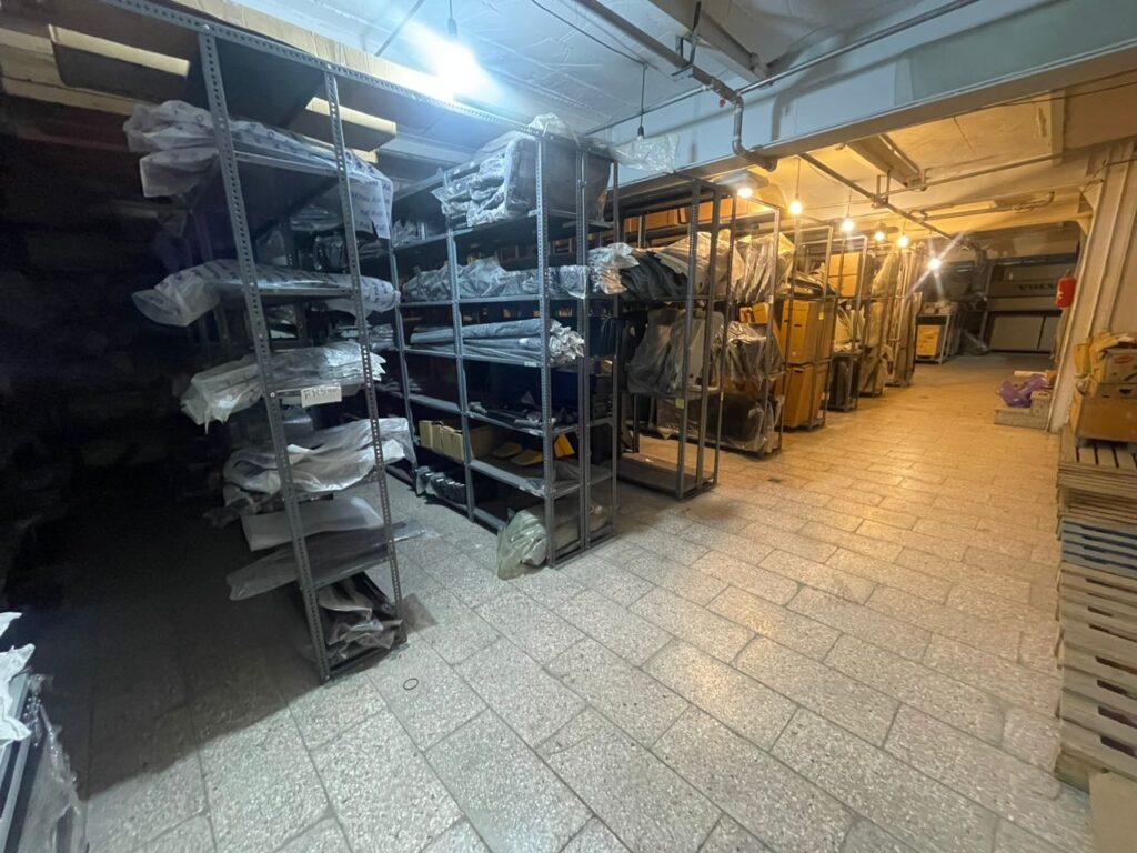 فروشگاه قطعات یدکی خودروهای سنگین کشنده یدالله عربی